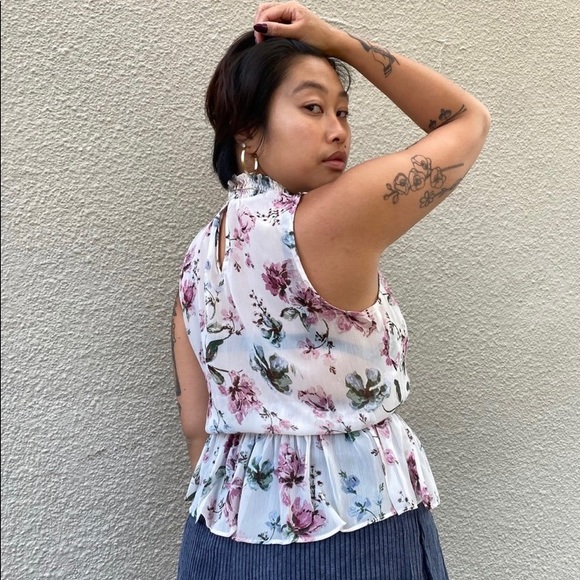 NW/OT Olivaceous sleeveless top - Picture 2 of 8